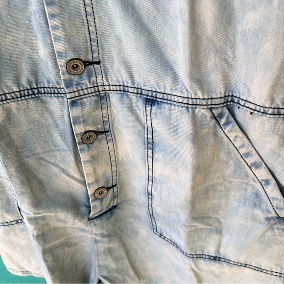 UMGEE UTILITY CARGO DENIM ROMPER BUTTON DOWN POCKETS SIZE MEDIUM NWT - Picture 3 of 6